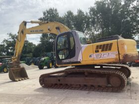 NEW HOLLAND – KOBELCO E305 full