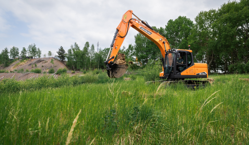 New 2024 Develon DX140LC-7 Tracked Excavators full