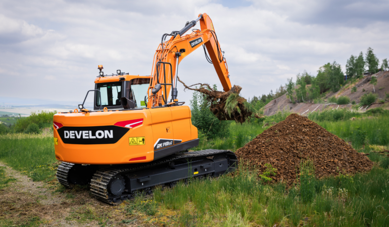 New 2024 Develon DX140LC-7 Tracked Excavators full