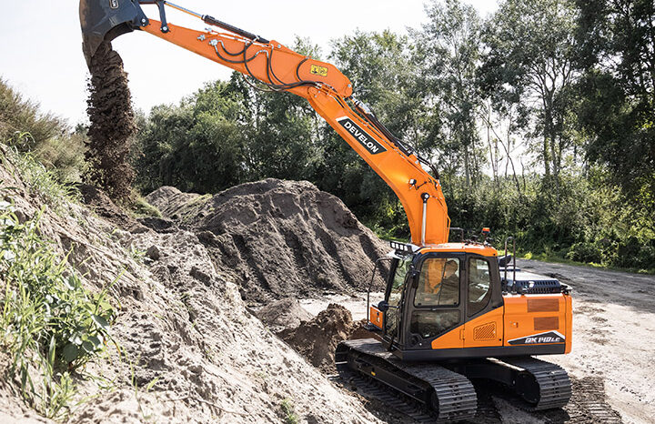 New 2024 Develon DX140LC-7 Tracked Excavators full