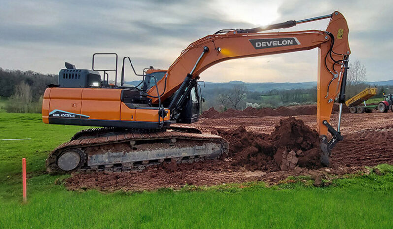 New 2024 Develon DX225LC-7 Tracked Excavators full