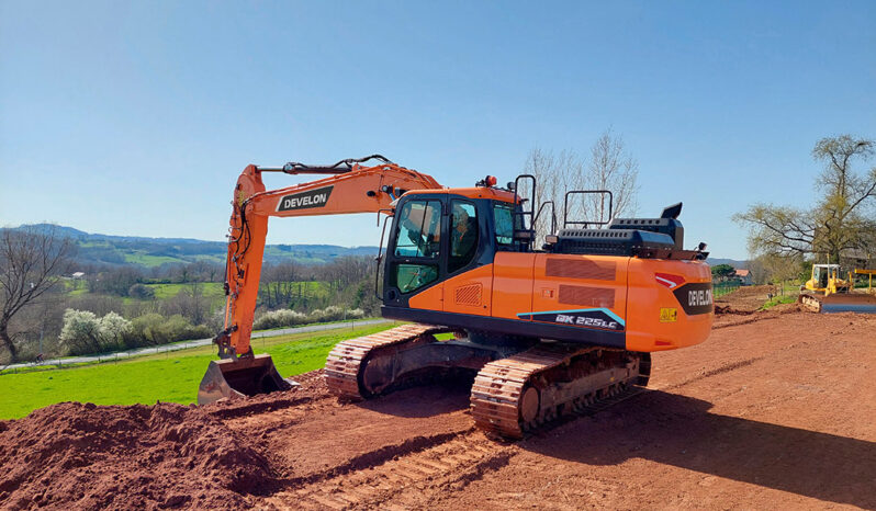 New 2024 Develon DX225LC-7 Tracked Excavators