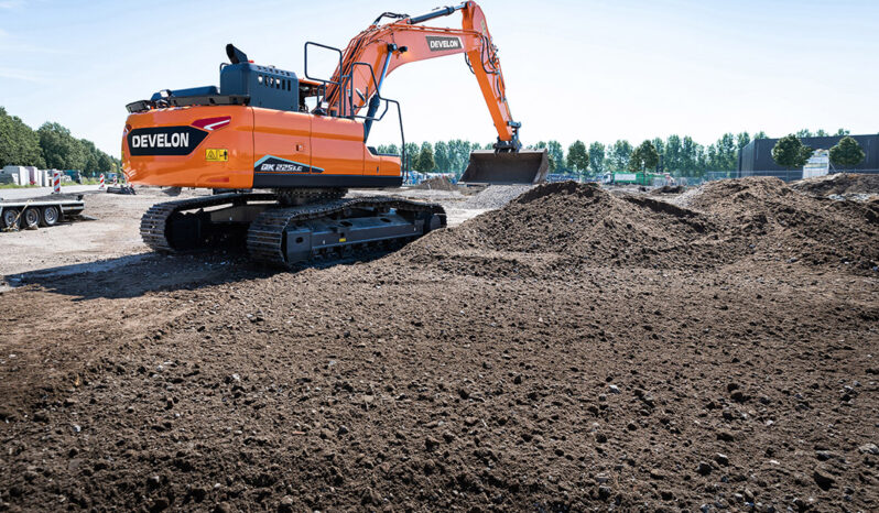 New 2024 Develon DX225LC-7 Tracked Excavators