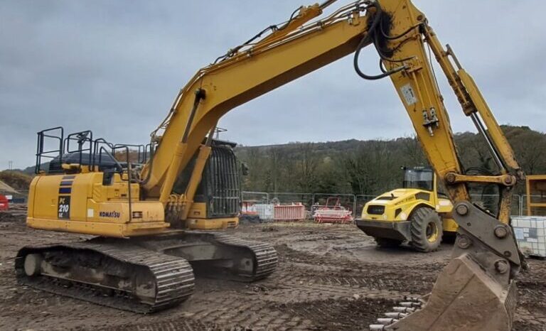 2021 Komatsu PC210 LC-11E0 | Year 2021 | Hours Circa 3,722 full