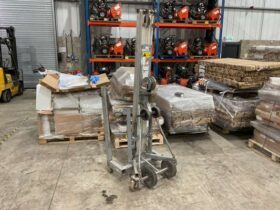 Genie SLC-18 Material Lift, Capacity 295kg For Auction on 2024-12-16 For Auction on 2024-12-16 full