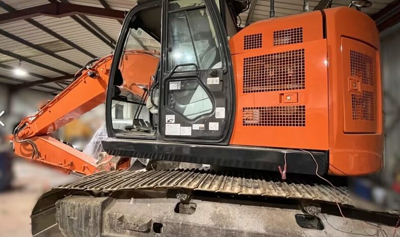 FOR AUCTION: 2015 Hitachi ZX225USLC-5B tracked hydraulic excavator – ENDING 2025-01-08