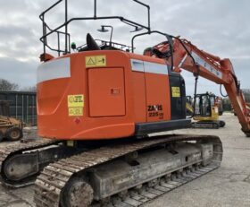 FOR AUCTION: 2016 Hitachi ZX225USLC-5B tracked hydraulic excavator – Ending 2025-01-08