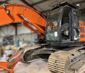 FOR AUCTION: 2015 Hitachi ZX225USLC-5B tracked hydraulic excavator – ENDING 2025-01-08 full