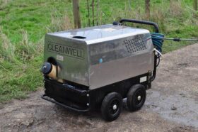 Used CLEANWELL 14-100 STEAM PRESSURE WASHER £1000 full