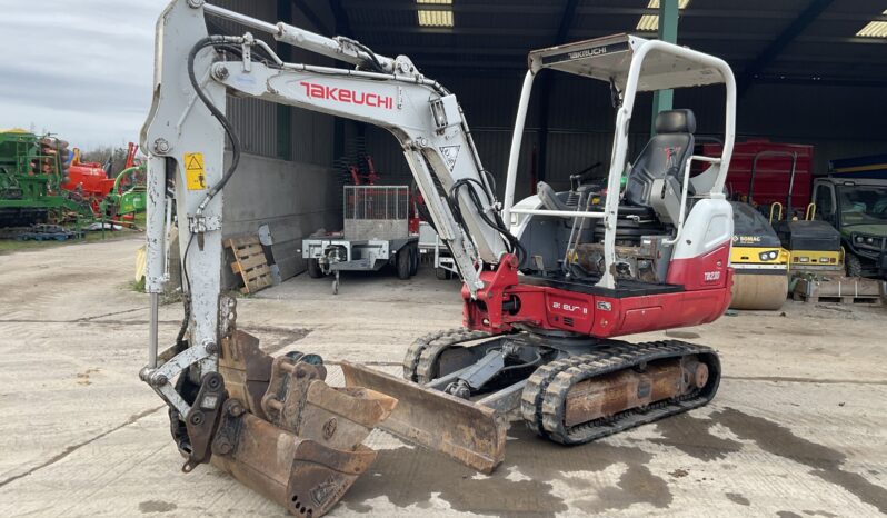 TAKEUCHI TB230 full