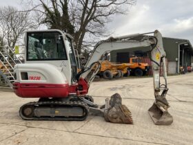 TAKEUCHI TB230 full