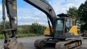 2015 VOLVO EC220EL