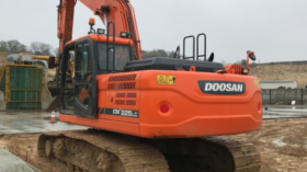 2016 DOOSAN DX225-3