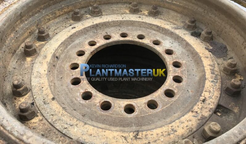 Solid 1600×25 wheels a tyres to suit CAT 938 F full