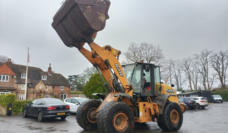 2015 CASE 821F LOADING SHOVEL