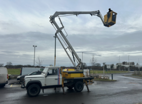 Land Rover with Access Lift full