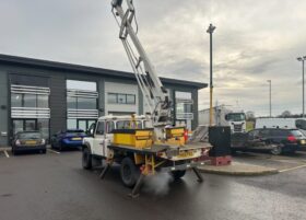 Land Rover with Access Lift full