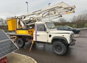 Land Rover with Access Lift full