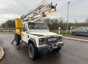 Land Rover with Access Lift full