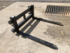 AG 2.5 TON PALLET FORKS ON QUICKE NO.3 BRACKETS 795 + VAT full