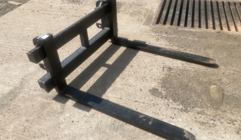 AG 2.5 TON PALLET FORKS ON QUICKE NO.3 BRACKETS 795 + VAT full