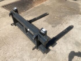 AG 2.5 TON PALLET FORKS ON QUICKE NO.3 BRACKETS 795 + VAT full