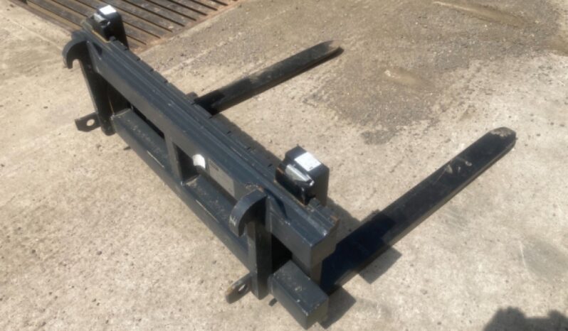 AG 2.5 TON PALLET FORKS ON QUICKE NO.3 BRACKETS 795 + VAT full