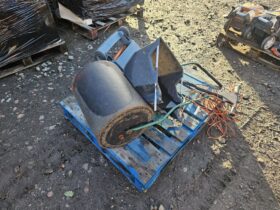 1 ROLLER & LAWN RAKE  GARDEN EQUIPMENT For Auction on 2025-02-04 For Auction on 2025-02-04 full