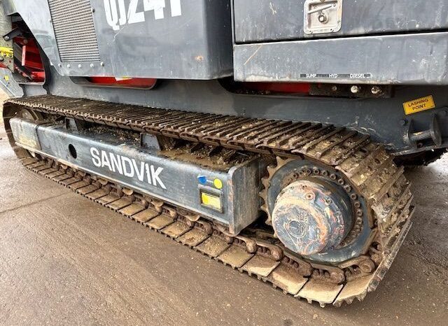 2022 Sandvik QJ241 Mobile Jaw Crusher For Auction on 2025-01-29 full