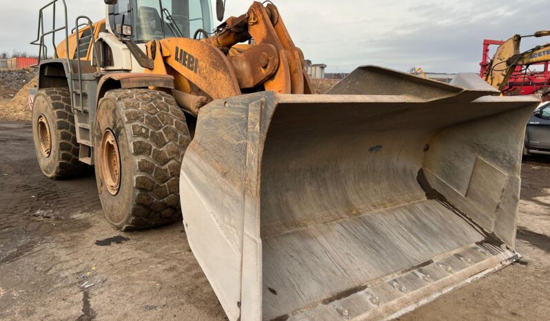 2011 Liebherr L586 Wheel Loader, 2011, for sale & for hire