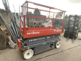 SKYJACK SJIII 3220 DC Electric Personnel Lifter. No VAT On Hammer For Auction on 2025-02-20 For Auction on 2025-02-20