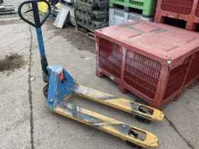 2500KG Pallet Truck. No VAT On Hammer For Auction on 2025-02-20 For Auction on 2025-02-20