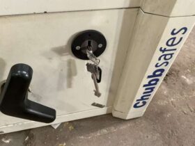 Chubb Senator LPS 1228 Safe with Keys. No VAT On Hammer For Auction on 2025-02-20 For Auction on 2025-02-20 full