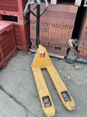 2500KG Pallet Truck. No VAT On Hammer For Auction on 2025-02-20 For Auction on 2025-02-20 full