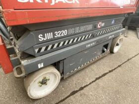 SKYJACK SJIII 3220 DC Electric Personnel Lifter. No VAT On Hammer For Auction on 2025-02-20 For Auction on 2025-02-20 full