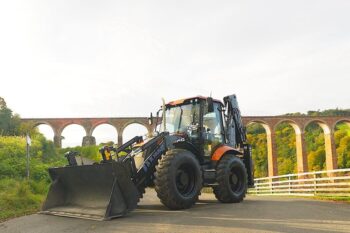 JCB 4CX Pro DualDrive in Orange