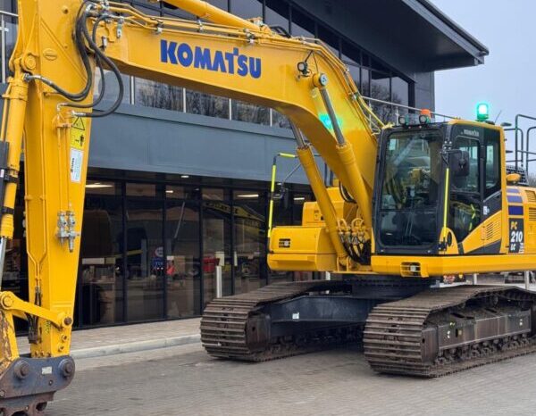 TRU2363 – 2022 – KOMATSU PC210 LC CRAWLER EXCAVATOR