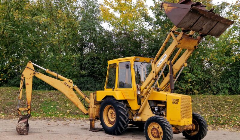 1982 Ford 550 4WD Digger loader