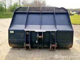 2015 Ulrich loading shovel bucket full