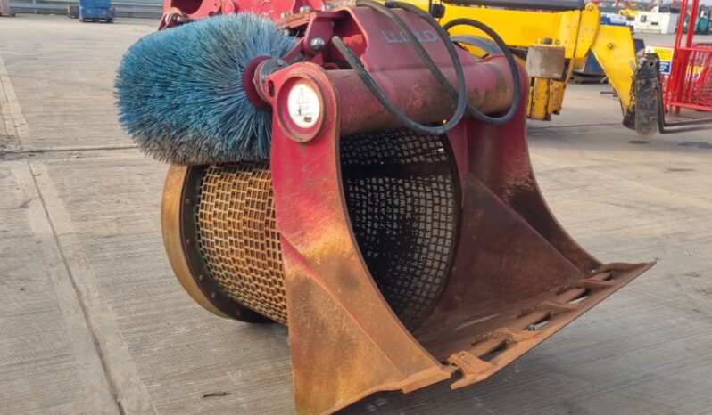 2015 Lloyd 52″ Hydraulic Trommel Screening Bucket 65mm Pin to suit 13 Ton Excavator Crushing & Screening Attachments For Auction: Leeds – 5th, 6th, 7th & 8th March 2025 @ 8:00am full