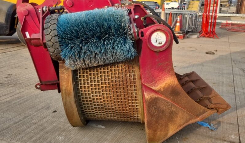 2015 Lloyd 52″ Hydraulic Trommel Screening Bucket 65mm Pin to suit 13 Ton Excavator Crushing & Screening Attachments For Auction: Leeds – 5th, 6th, 7th & 8th March 2025 @ 8:00am full