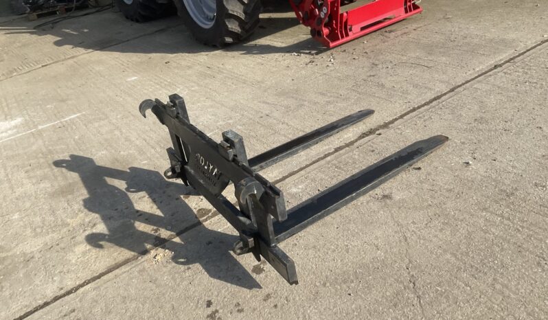 TAYLOR ATTACHMENTS PALLET FORKS full