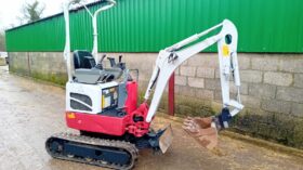 1T Excavator Takeuchi TB210 2018