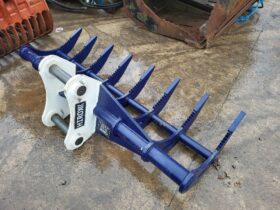 New & Unused Hirox Excavator Rake Attachment – 65mm Pins For Auction on 2025-03-22 full