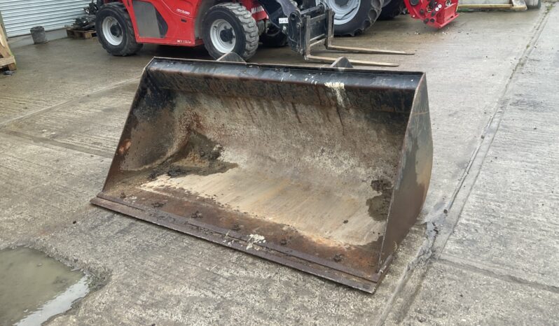 STRICKLAND BUCKET TO FIT MANITOU full