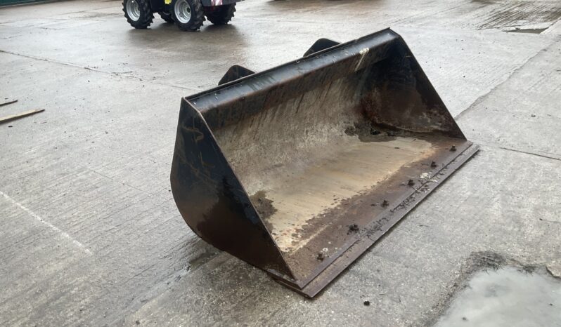 STRICKLAND BUCKET TO FIT MANITOU full