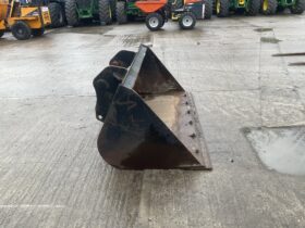 STRICKLAND BUCKET TO FIT MANITOU full