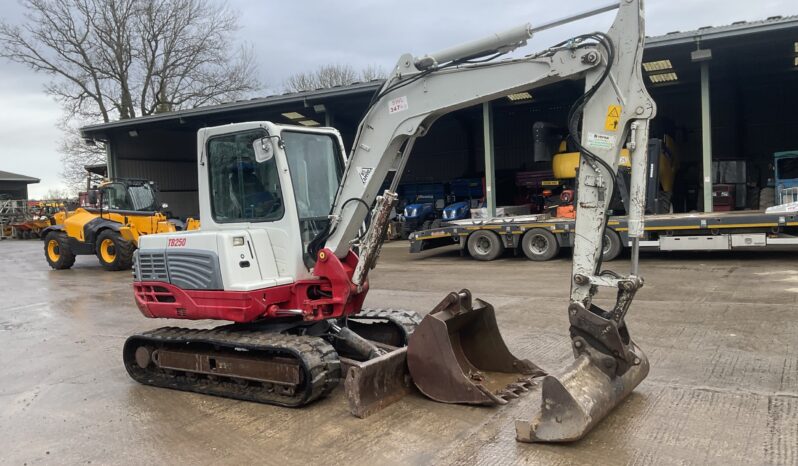 TAKEUCHI TB250 full