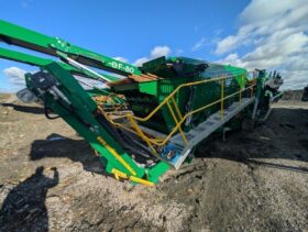 2022 McCloskey S190 3D Three Deck Screener For Auction on 2025-03-08