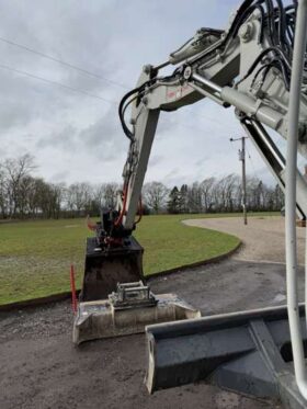 2022 Takeuchi TB370 7 Tonne Operating Mass Hydraulic Excavator with Rototilt Attachment and Grading Beam with Roller For Auction on 2025-03-18 For Auction on 2025-03-18 full